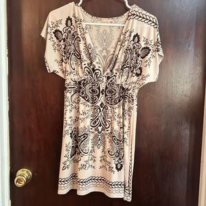 Women’s small tan and brown top